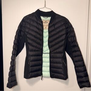 Hollister Women's Black and Mint Puffer Jacket Size XS